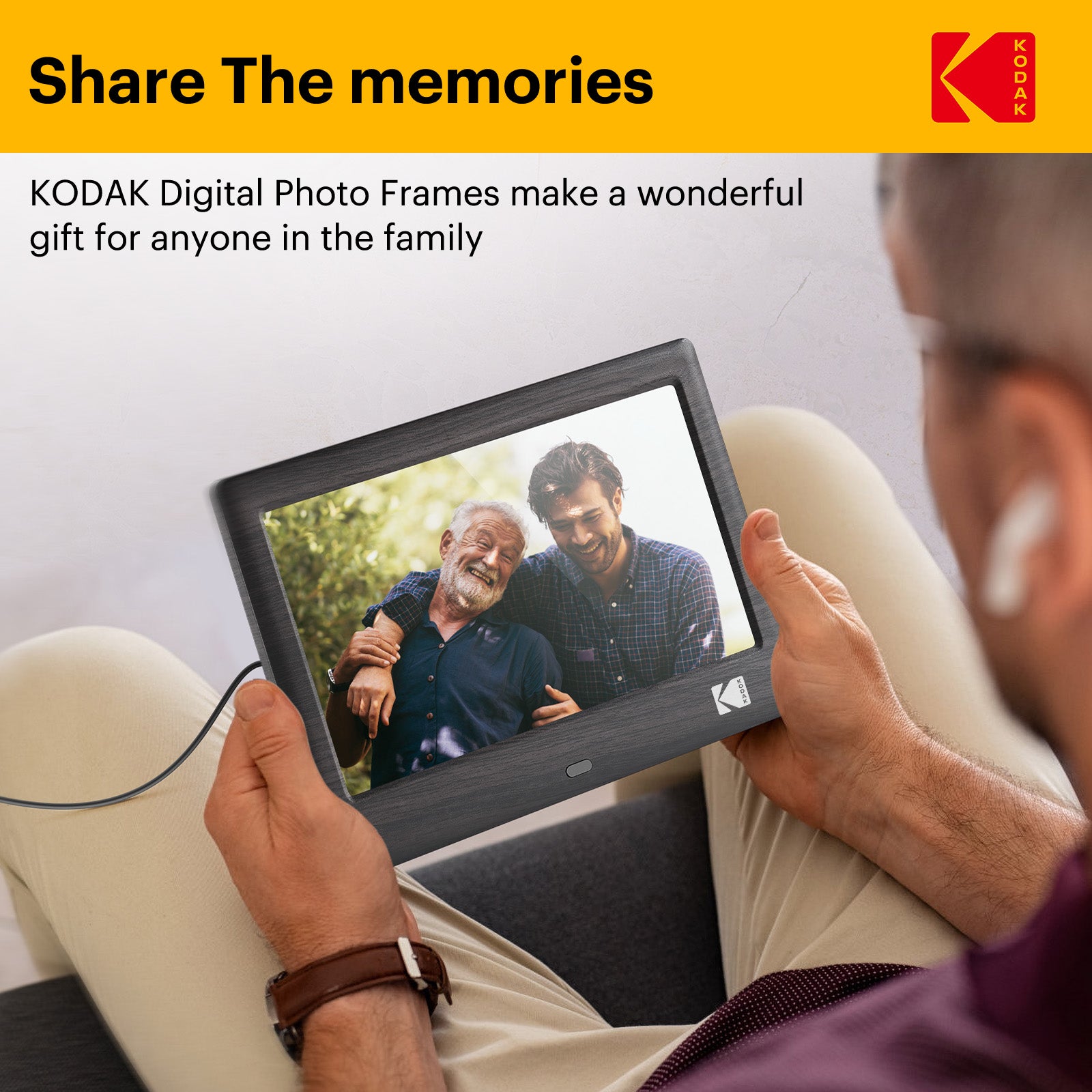 KODAK 7 Inch Wood Digital Picture Frame with Remote Control RDPF-708C