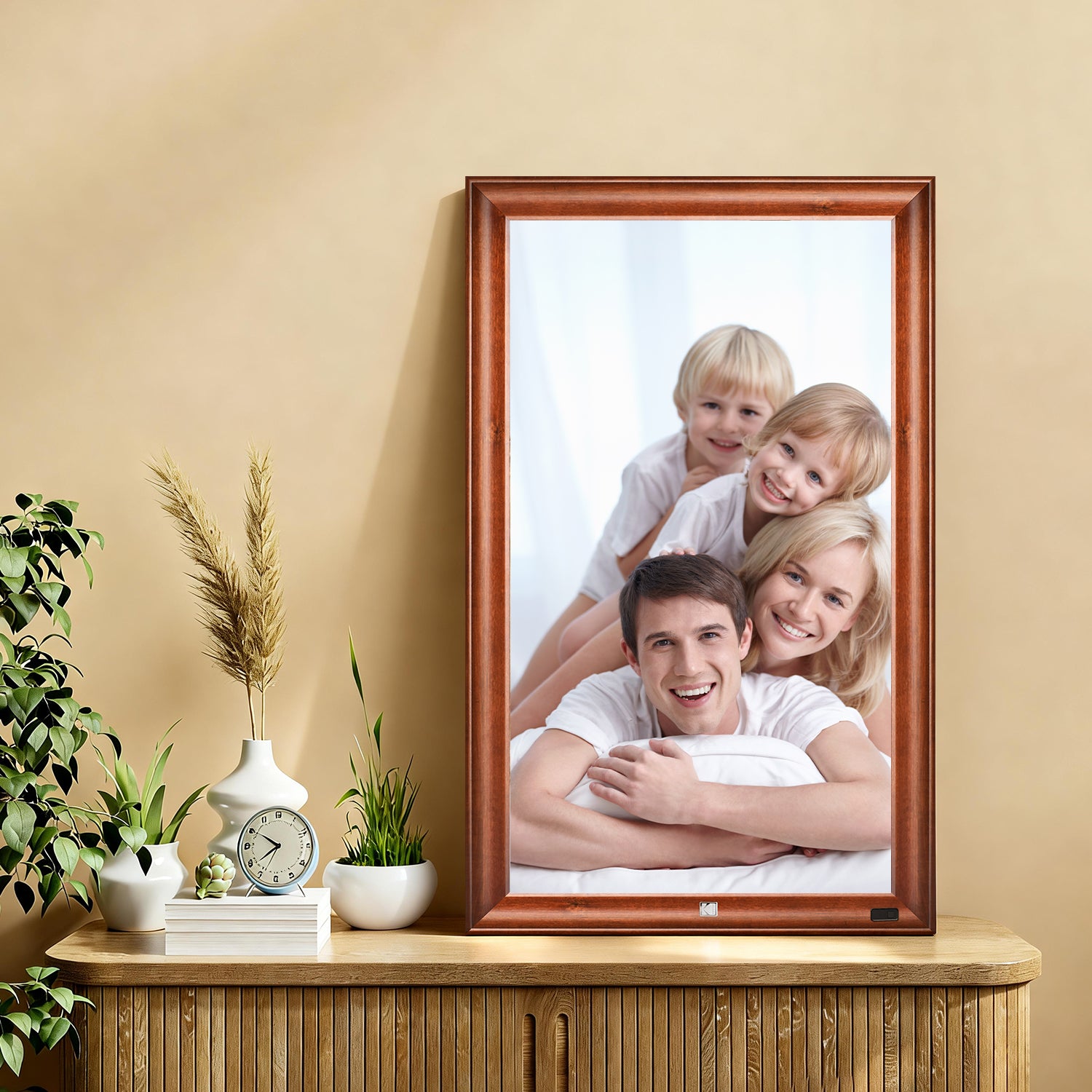 Kodak 32‘’ Wi-Fi Enabled Large Wall Screen Digital Photo Frame